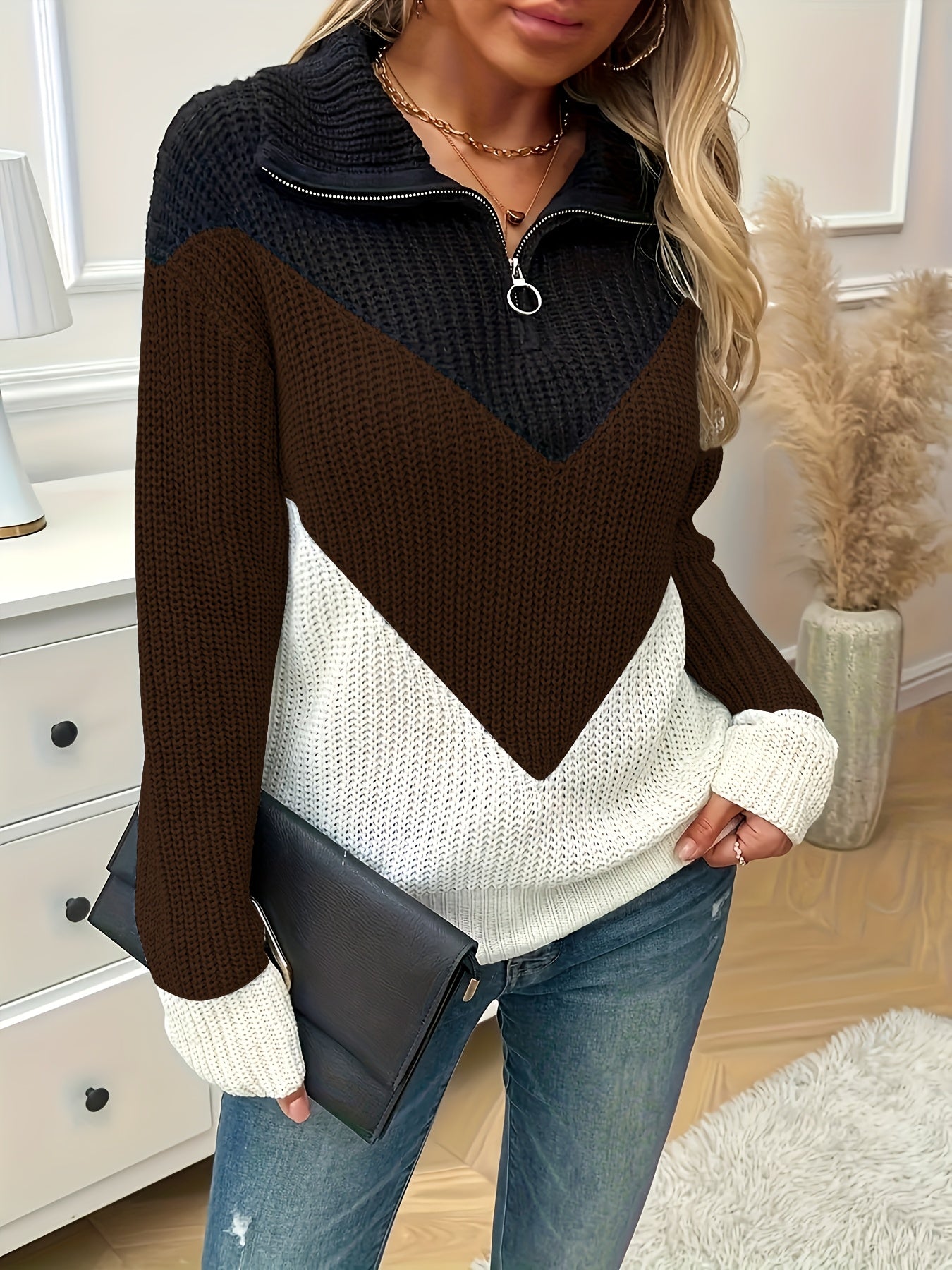 [Everyday Elegance] Elegant Two-Tone Zip-Up Sweater