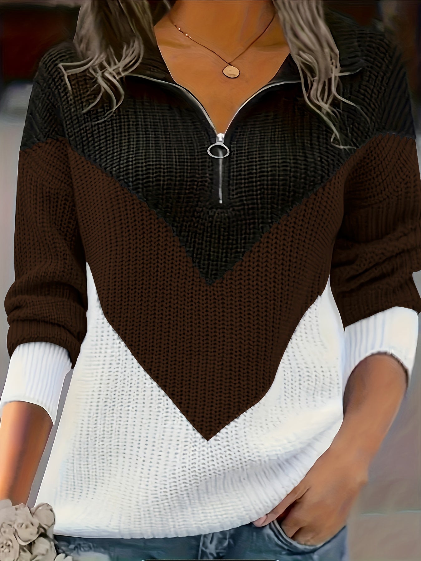 [Everyday Elegance] Elegant Two-Tone Zip-Up Sweater